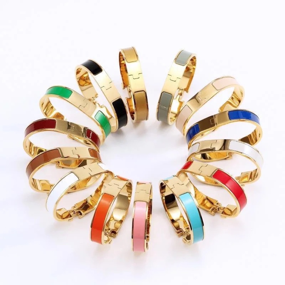 NEW Luxe White and Gold Letter H Bangle Bracelet - Picture 3 of 3